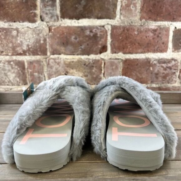 NIB TOMS Women's Susie Eva Slides Gray Faux Fur Fuzzy Cozy Slippers - Picture 5 of 9